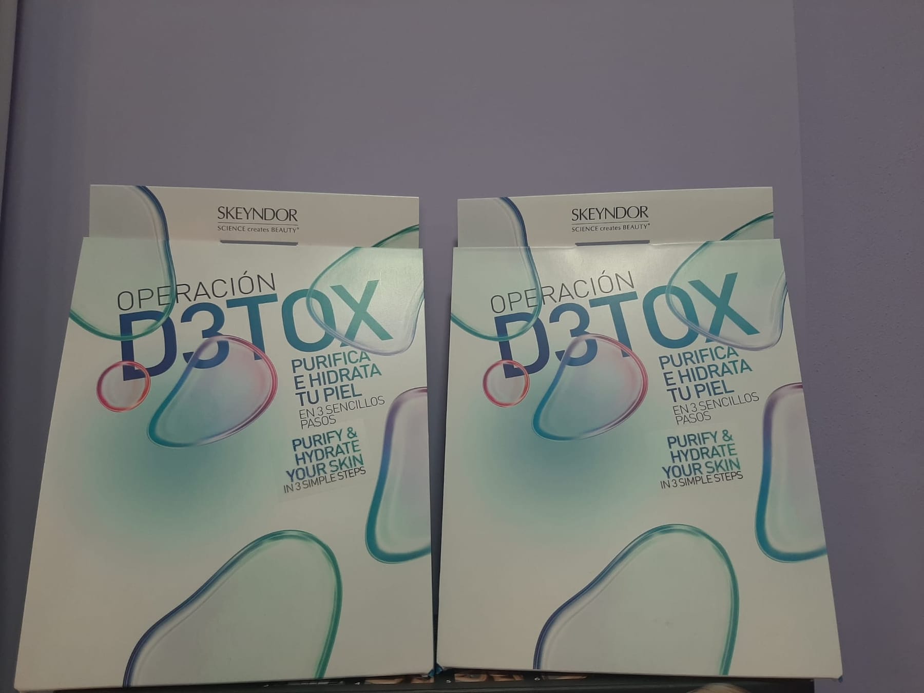 Caja Skeyndor Operación Detox para purificar e hidratar la piel